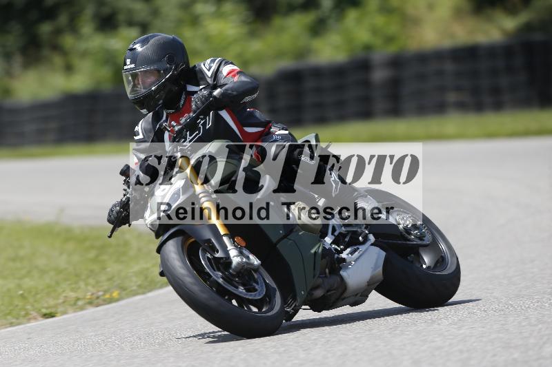 /27 12.06.2025 Ducati Schweiz Trackday Warmup  ADR/gruen-vert/28